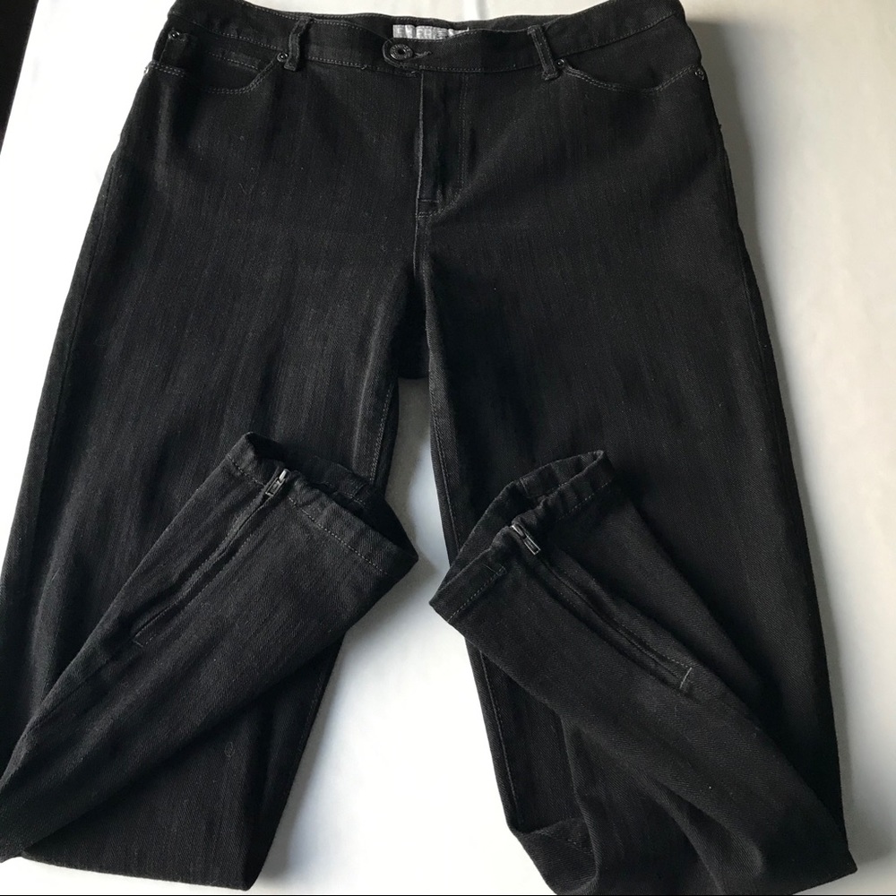 Chicos Platinum Black Denim Ultimate Fit Jeans Zip Pockets Slim Leg SZ 1 F19